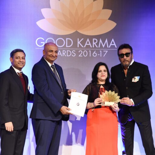 jackie-Shroff-Awarding-The-monica-agrawal